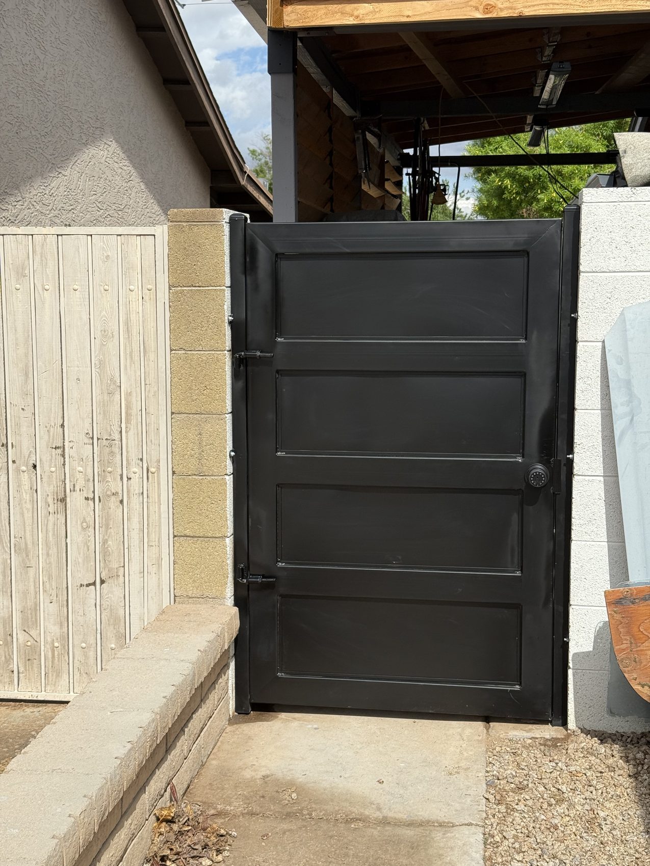 Solid Horizontal Steel Incert Panel Gate Single Entry