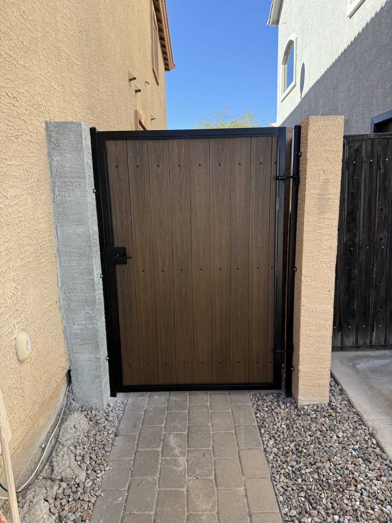 Tongue& Groove Composite Slat Entry Gate