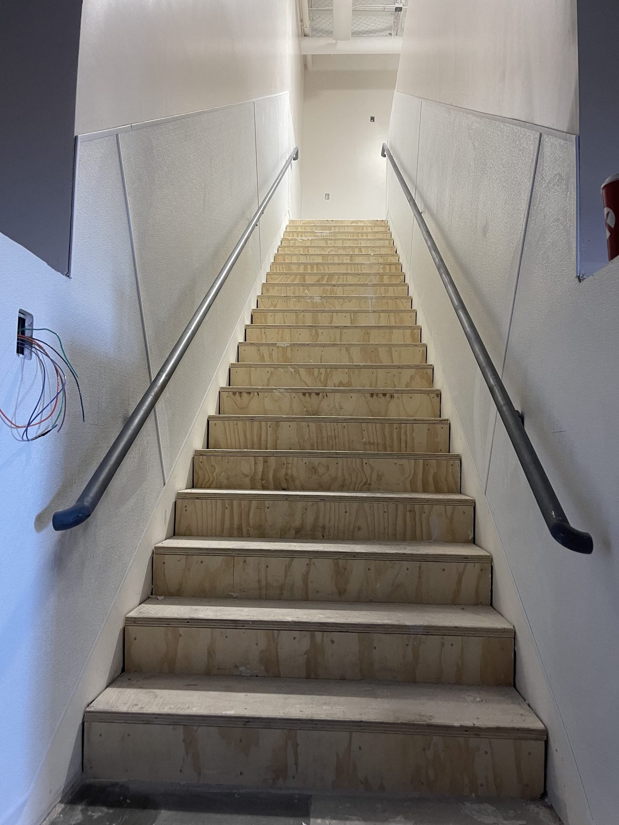 Interior Round Pipe Handrailing