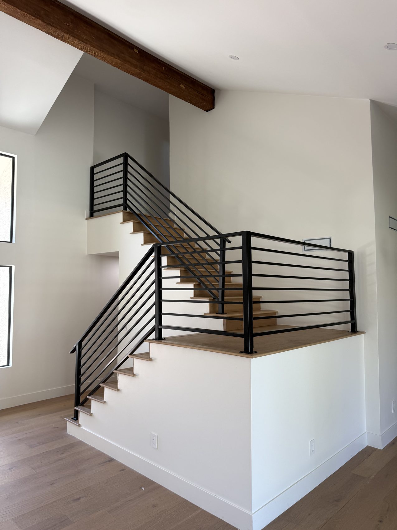 Scottsdale Interior Horizontal Picket Railing