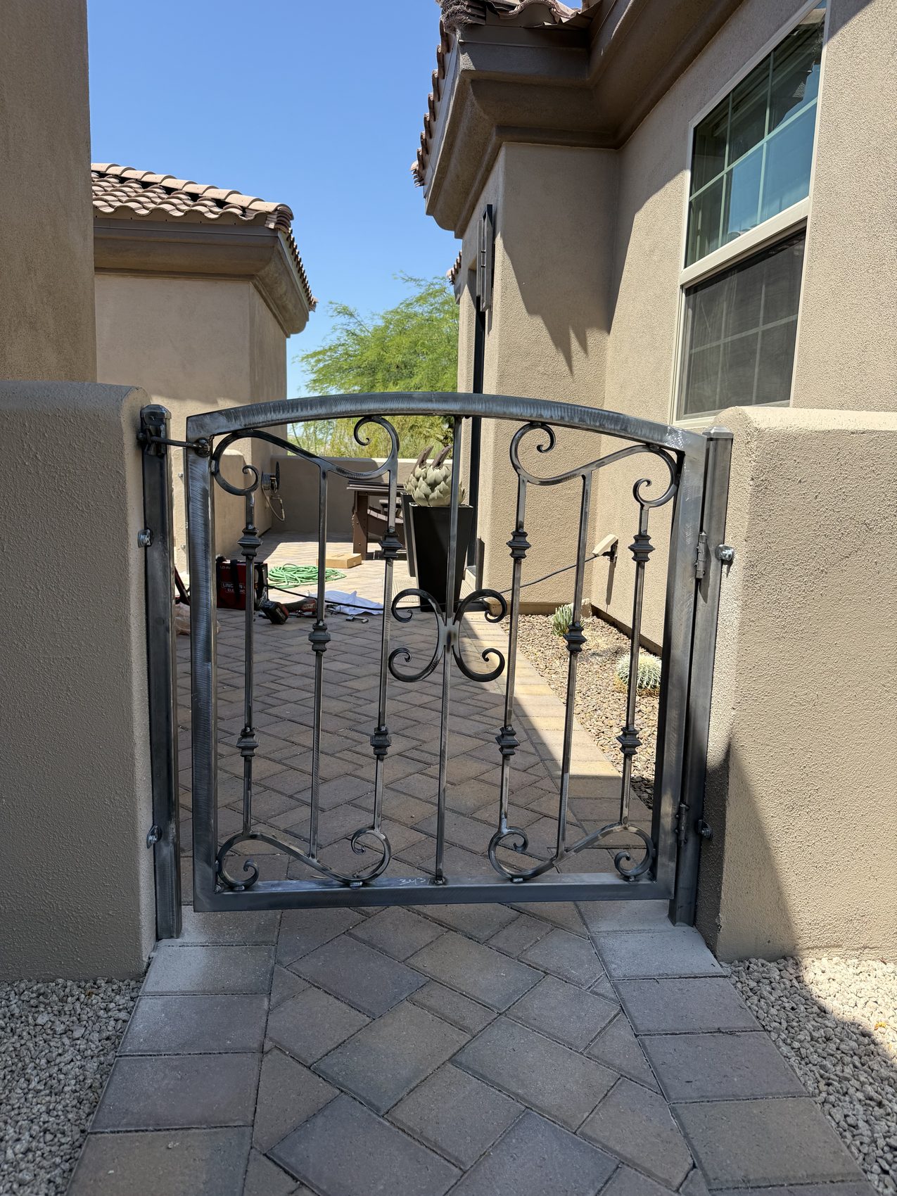 Decorative Scroll & Collar Courtyard Gate